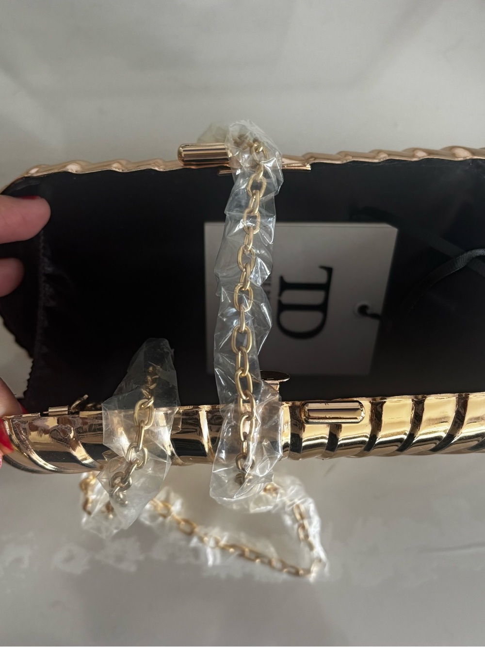 Gold Metallic Shell Clutch Bag - Elegant Evening Handbag - Picture 4 of 5